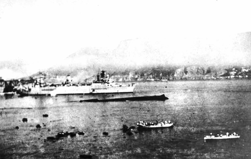 Le  Commandant Teste, l'pave du Bretagne, 3 juillet 1940