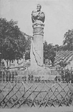 Parc de  Galland -buste du commandant Lamy 