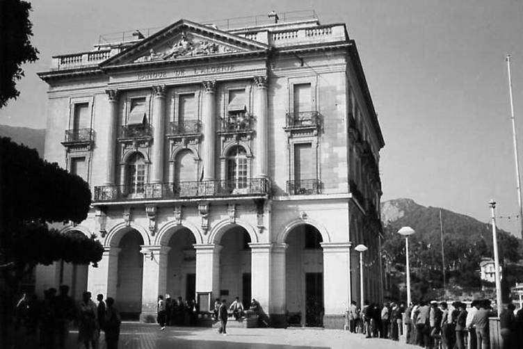 Bougie la place Gueydon et la banque d'Algrie 